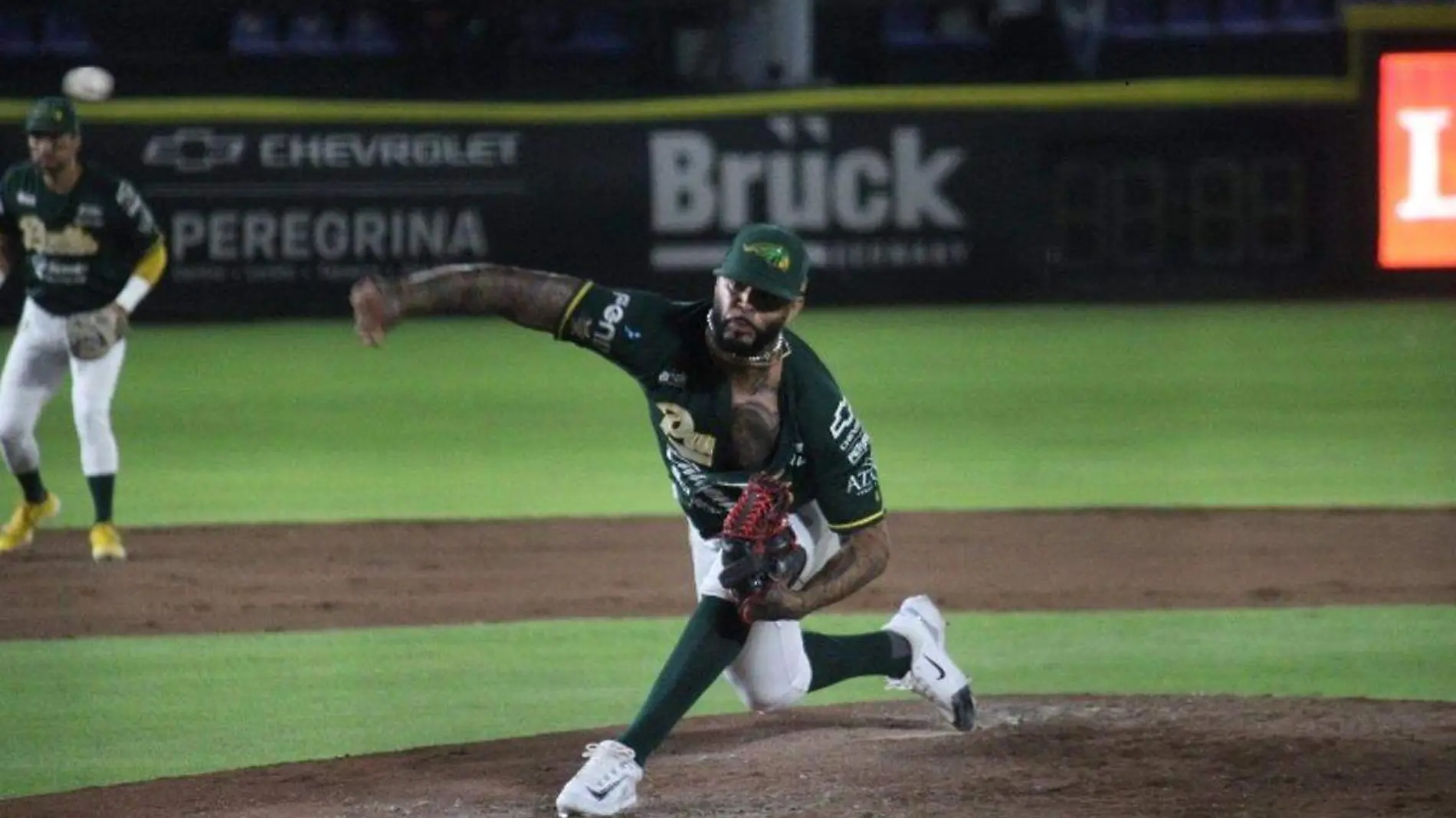 Pericos vs Diablos Rojos en el Estadio Hermanos Serdán 2